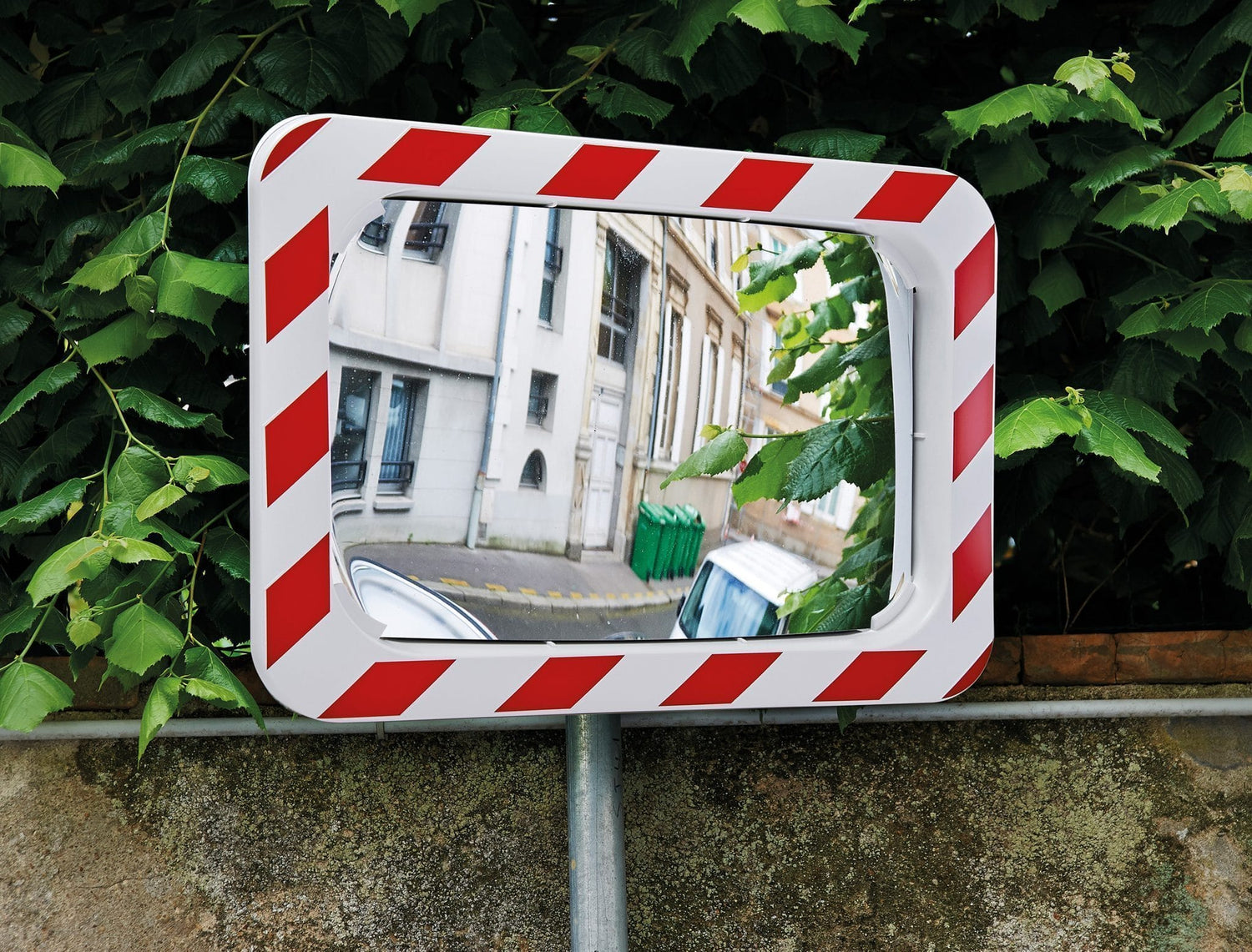 Traffic Mirror on Post